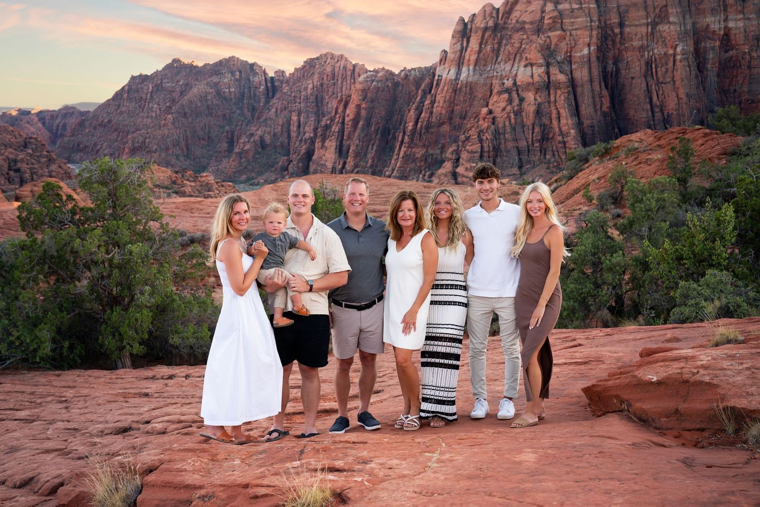 Utah-red-rock-photos-vacation-vibrant-family-grandkids-destination-outdoor-bold-ivins-st-george-margie-temme-photo-snow-canyon-st-george