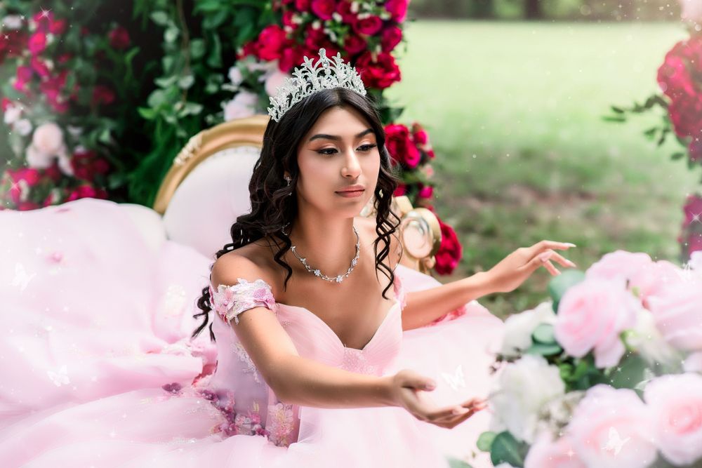 traditional quinceanera photo session