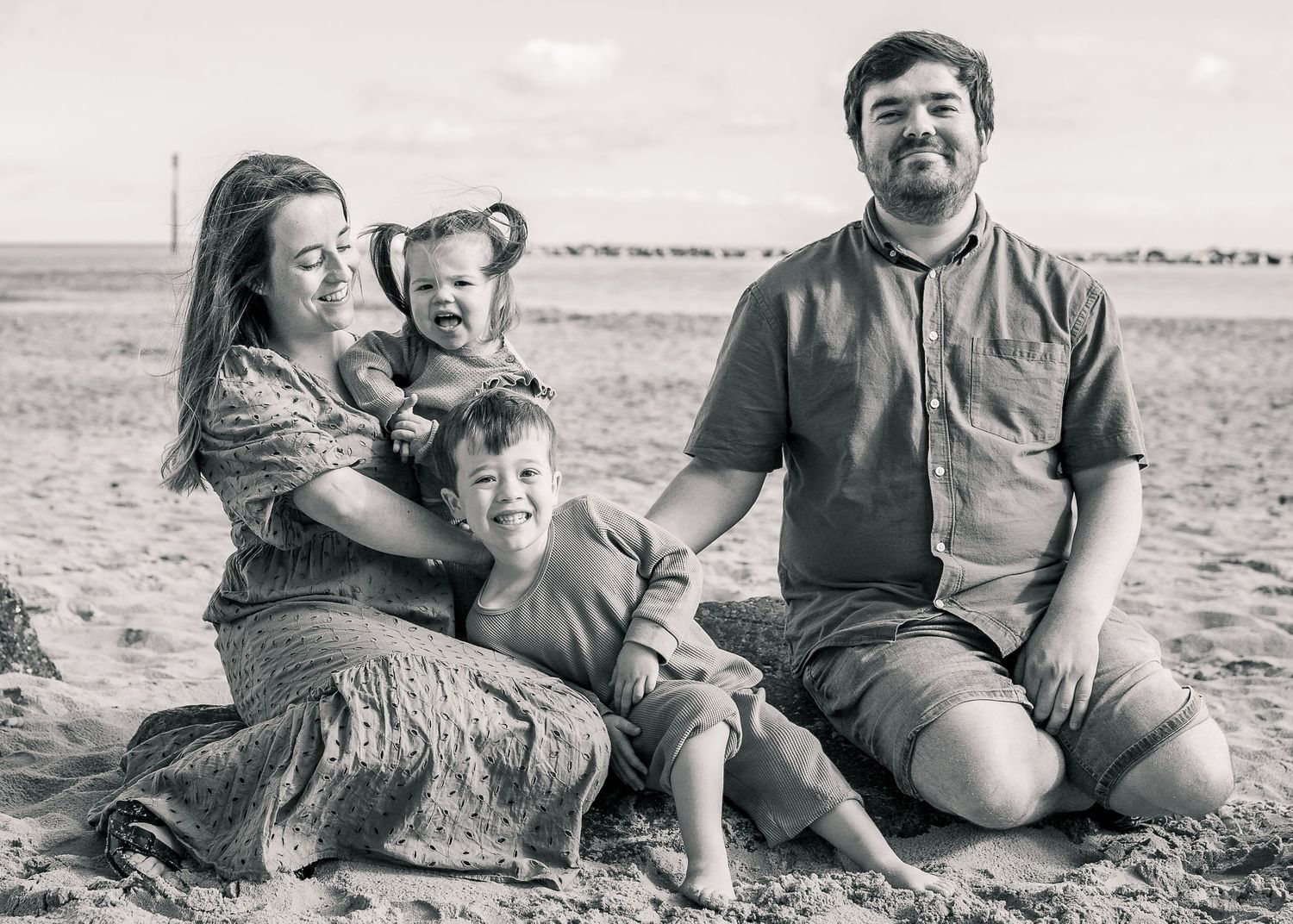 FAMILY PHOTOGRAPHY NORFOLK COAST SEA PALLING