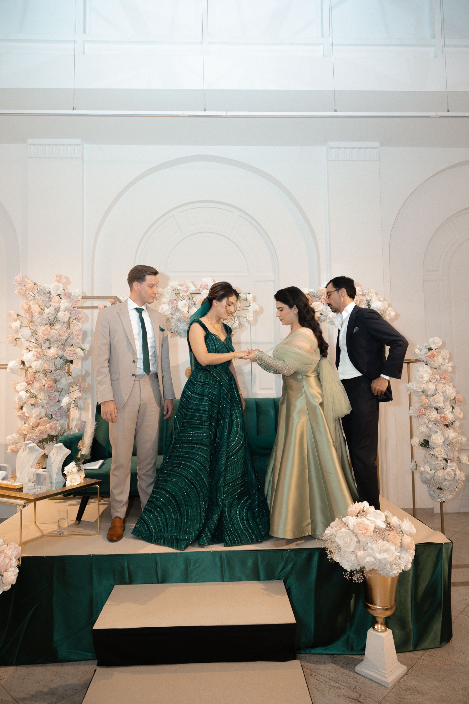 budapest photoshoot 
budapest wedding photographer 
elegant style photographer budapest