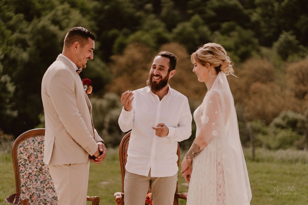 photographe mariage Drôme Isère Valence
reportage mariage
photo de mariage naturelle
séance photo couple mariage
photographe mariage luxe bo