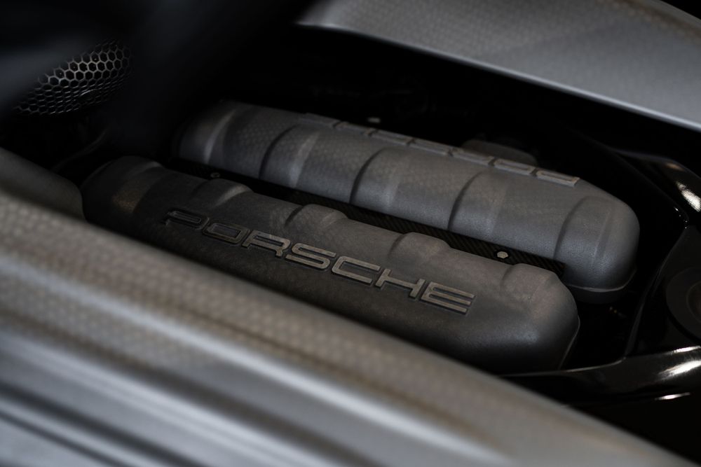 Daniel-Michaud-Photographie-DMPhotography-Automobile-Auto-Cars-Centre Porsche Neuchâtel-Porsche-Carrera GT