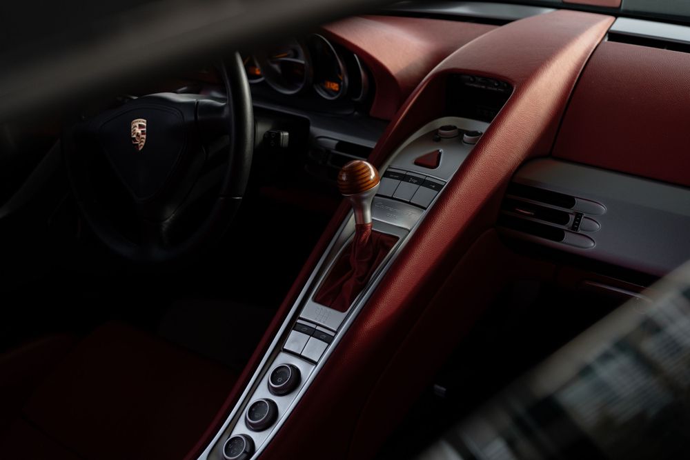 Daniel-Michaud-Photographie-DMPhotography-Automobile-Auto-Cars-Centre Porsche Neuchâtel-Porsche-Carrera GT