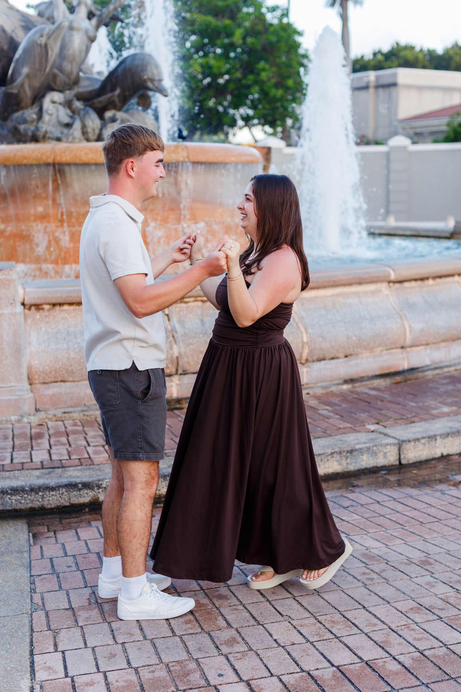 Couples portrait at Fuente Raíces in Old San Juan, Puerto Rico.