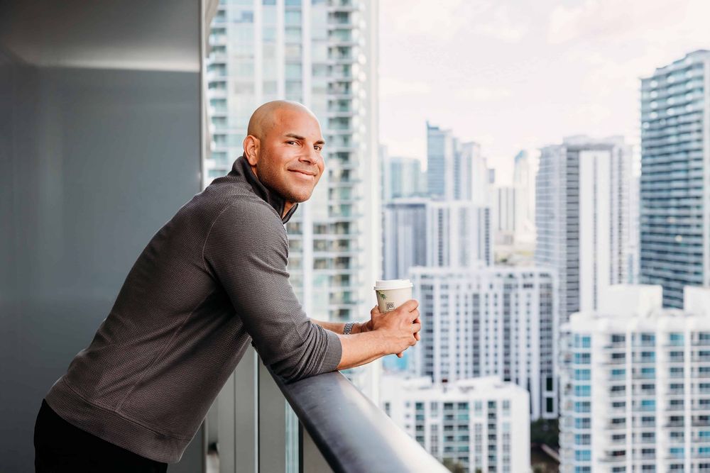 Executive dating portrait in Miami with polished natural style