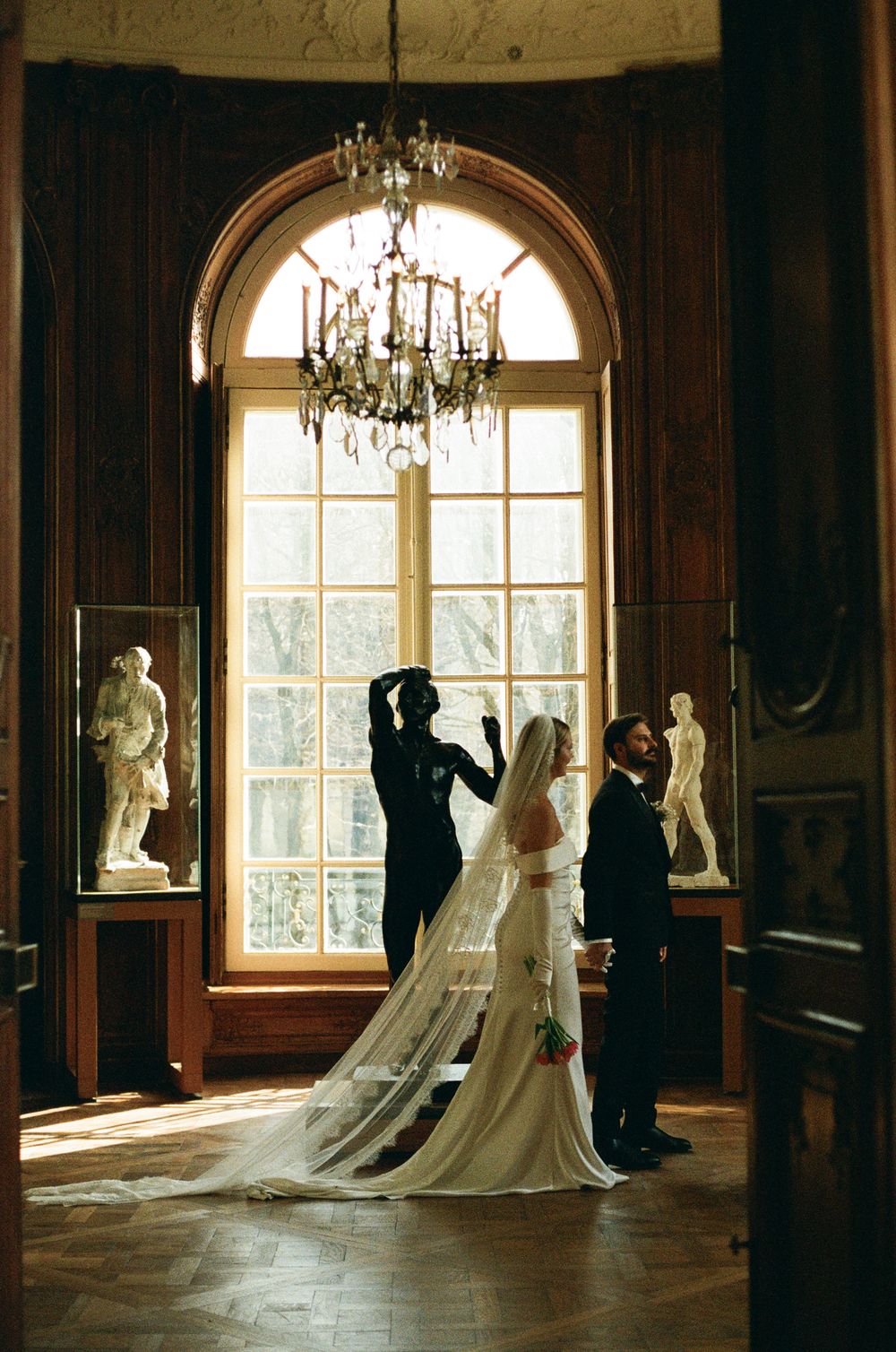 Paris museum wedding photos, Paris museum wedding photoshoot, Paris pre wedding photos, Paris film photographer, Paris film wedding