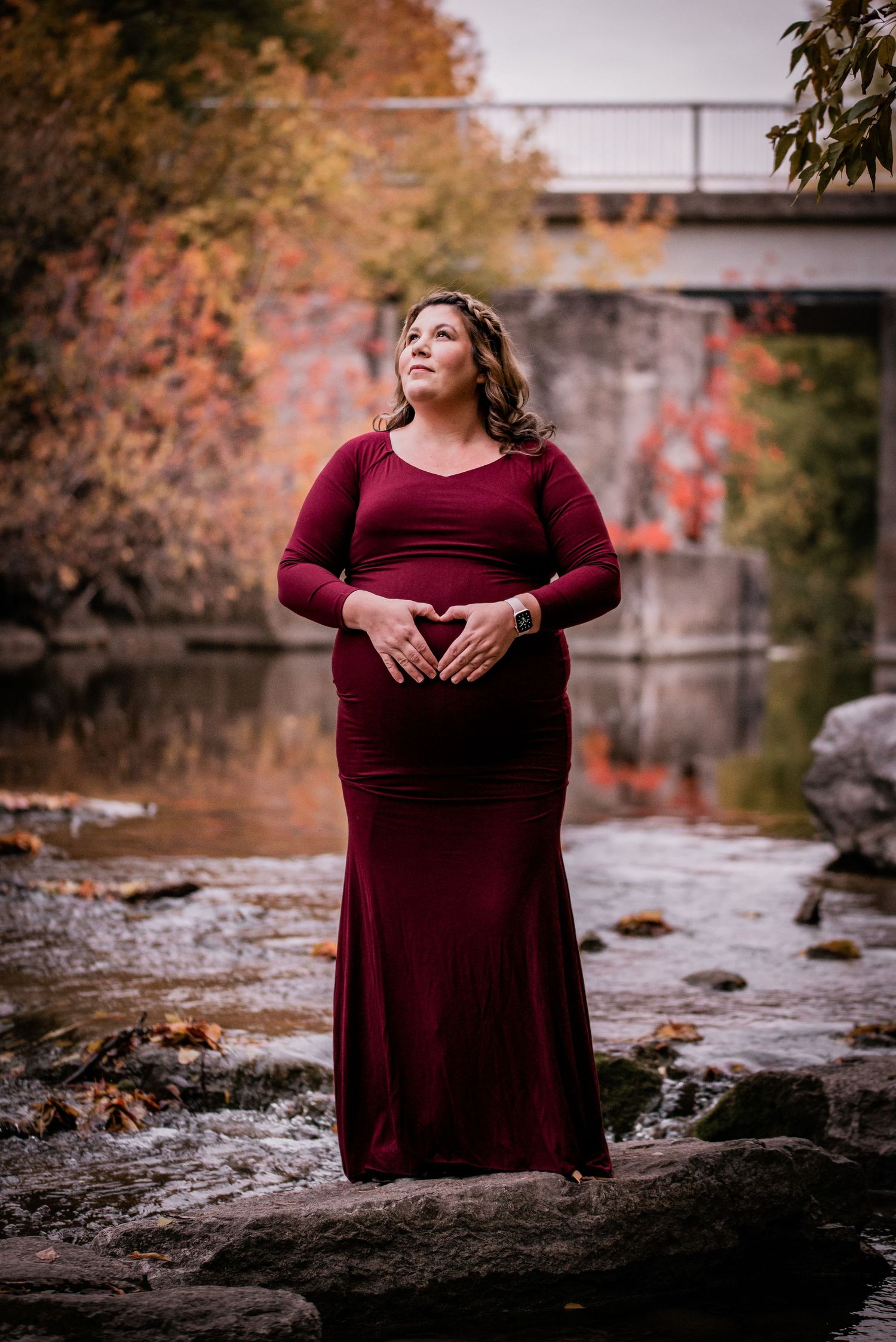 Maternity photography session by the water in Brock Township, Ontario.