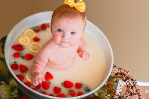 Milestone milk bath session. Carlsbad NM, Artesia NM, Roswell NM childhood photographer. Newborn Photographer. Family Pictures.
