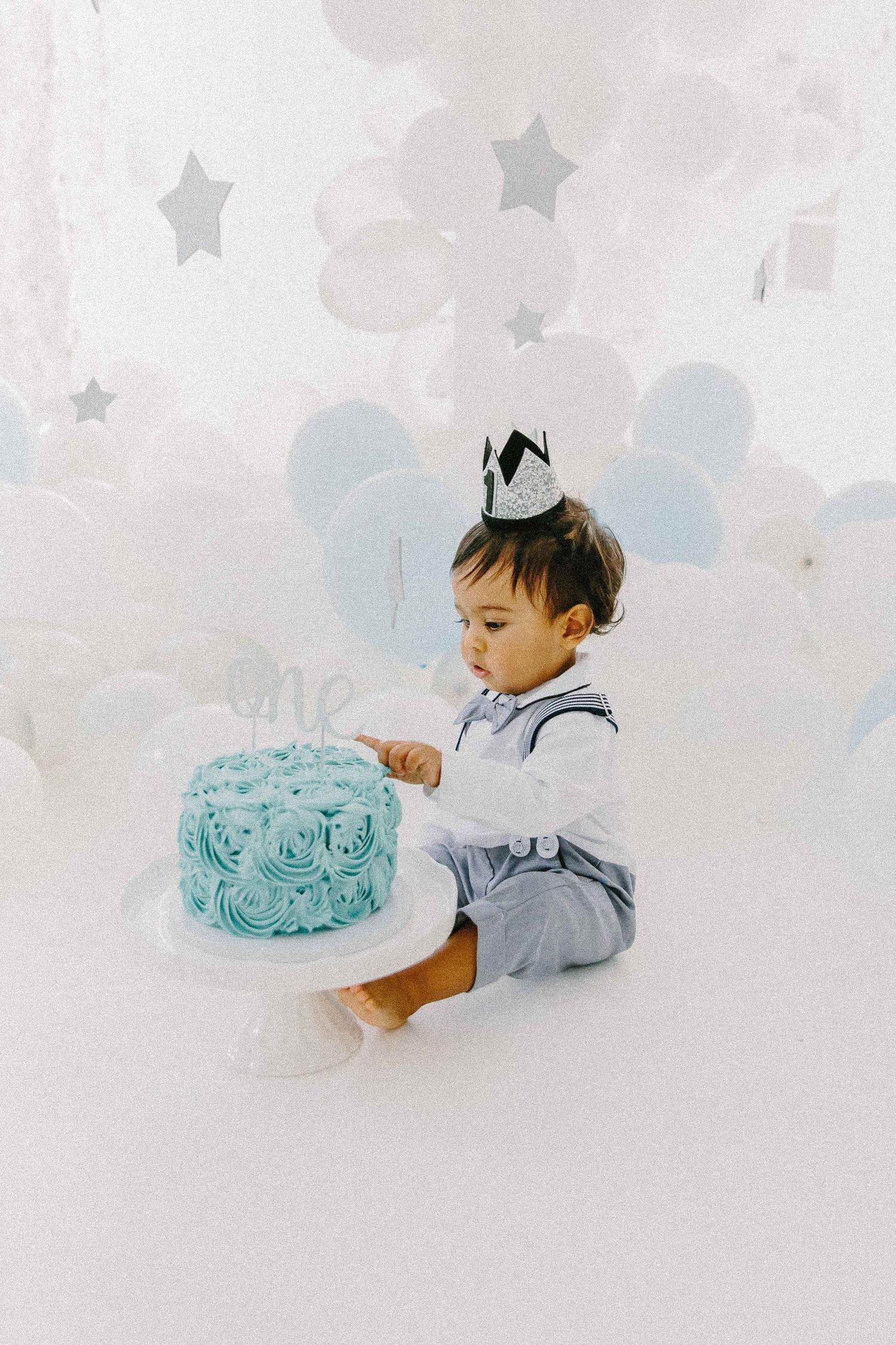 Smash-the-cake photography Lisbon — bolo, risadas e momentos fofos capturados.