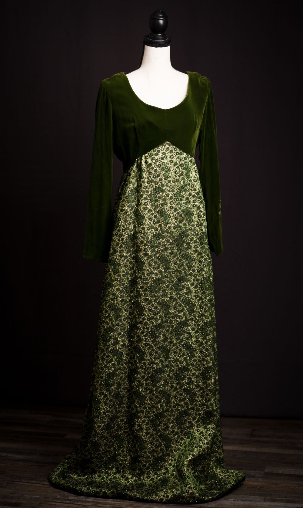 green and gold velvet dress size m/l