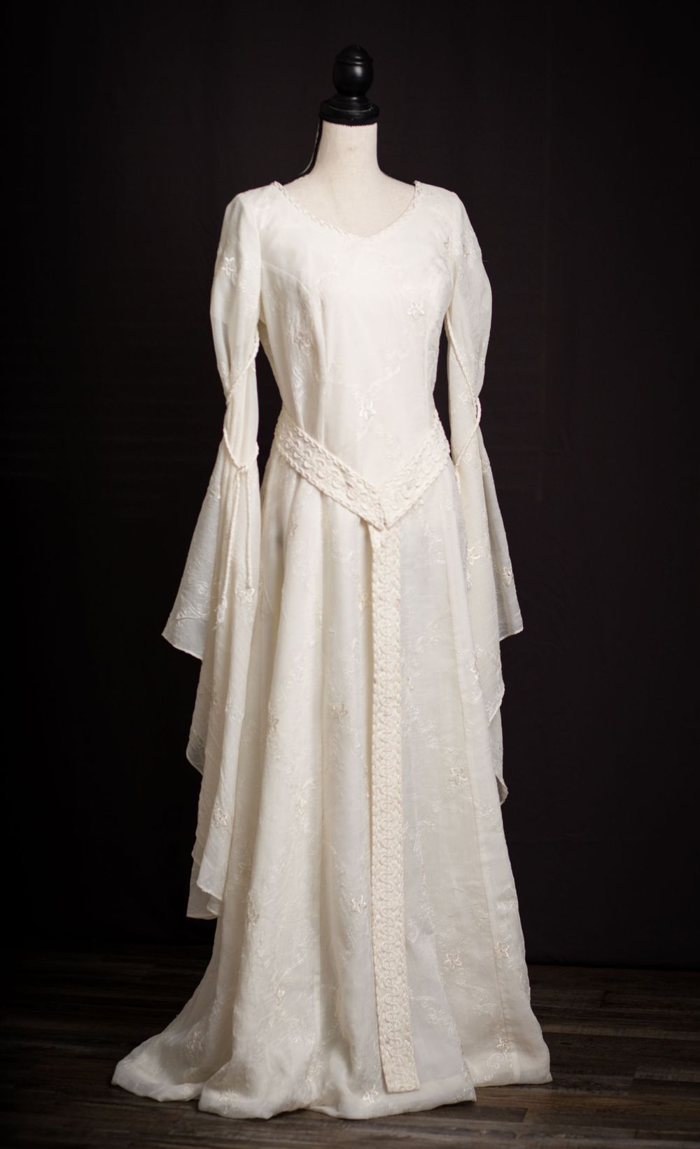 Lord of the Rings inspired cream dress size m/l