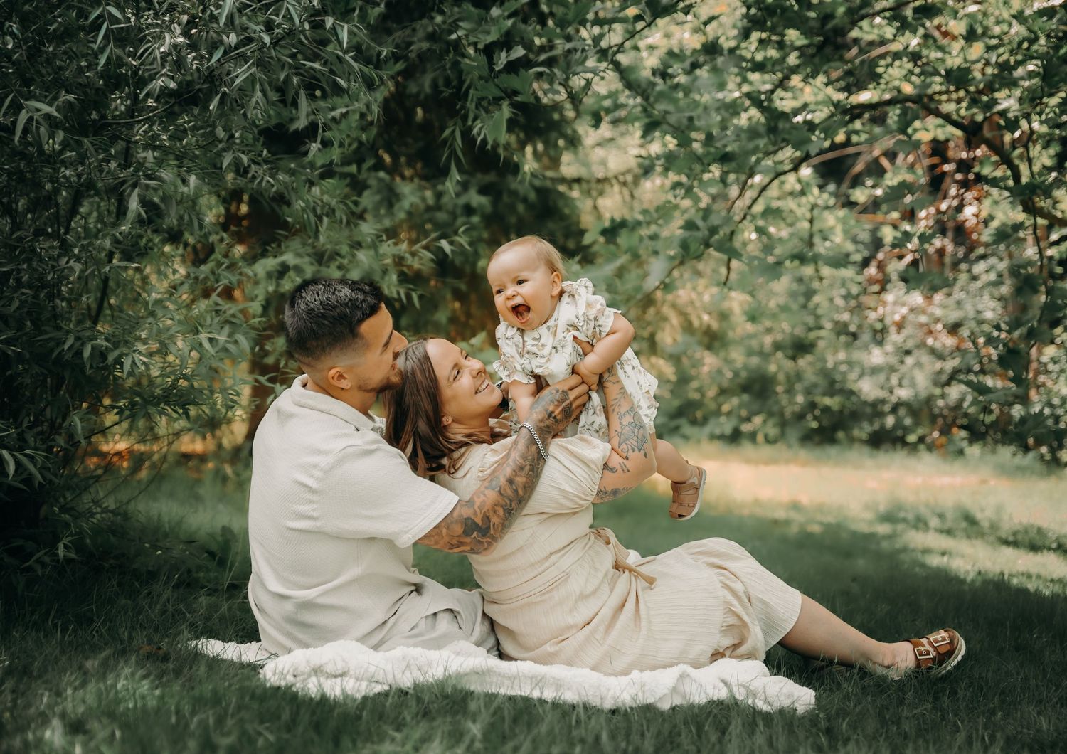 Laila Vestlie, fotograf i Uddevalla. Familjefotograf, fota med barn, utomhusfotografering, fotografera familjen, familjefoton
