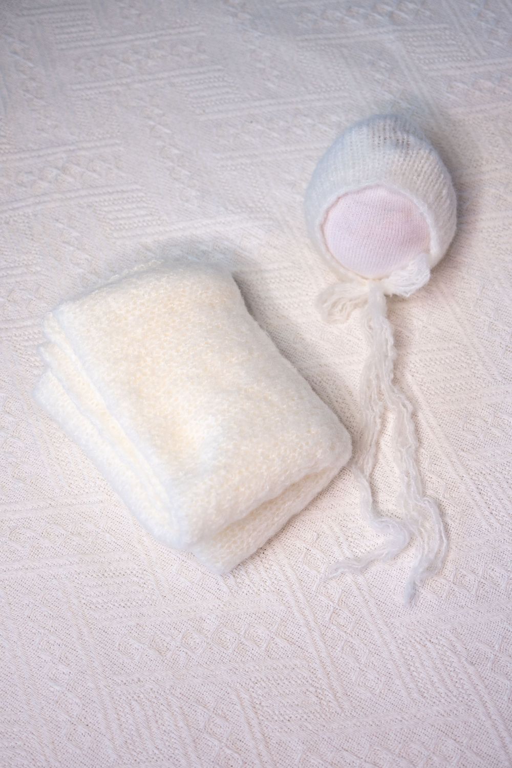 Newborn bonnet and wrap