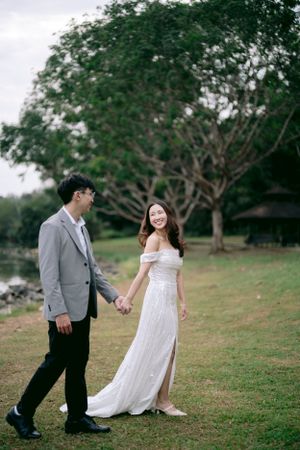 Wedding photographer and wedding videographer in Singapore with affordable wedding photography and videography services