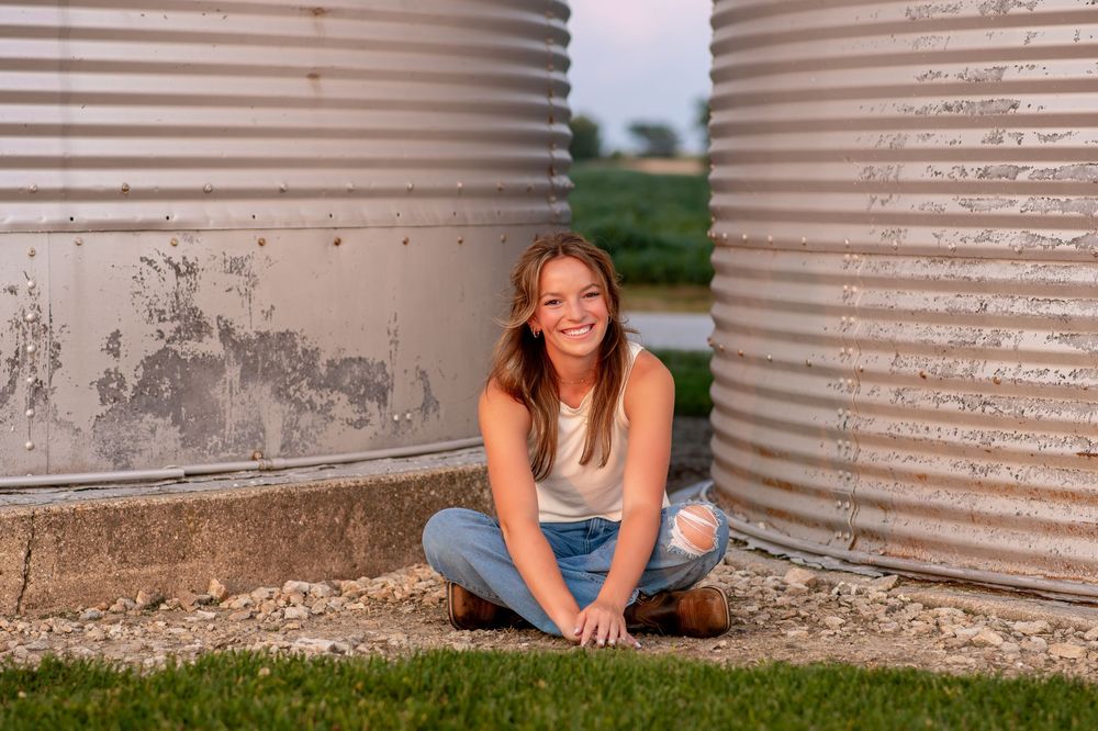 Central Illinois Photographer. Senior Photographer. Summer Senior Session. Chantell Benedict Photography. Tuscola Senior Photographer