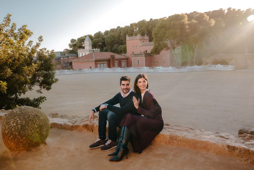 Romantic portrait Gaudí mosaic background Barcelona Surprise proposal Barcelona BarcelonaLoversPH