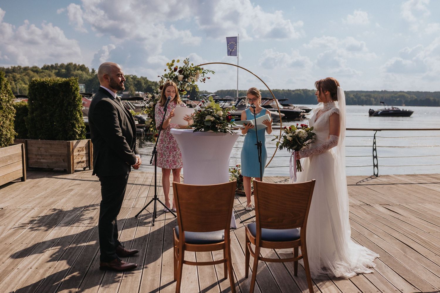 Ślub humanistyczny. Restauracja przystań w Olsztynie. Wojciech Grzegorczyk fotograf ślubny