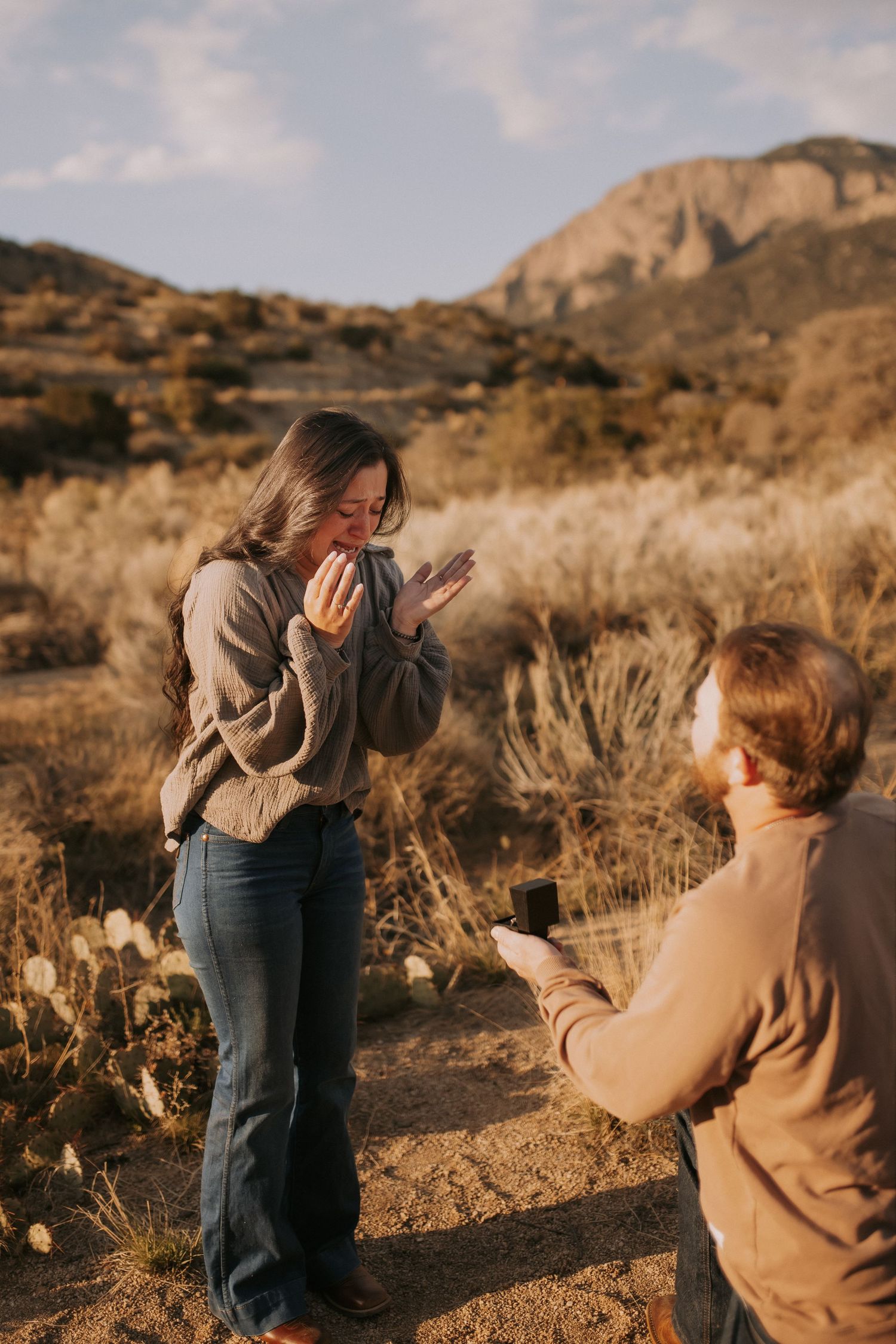 New Mexico proposal photographer. Albuquerque engagement photographer. Sandia Foothills engagement photos. romantic desert proposal.