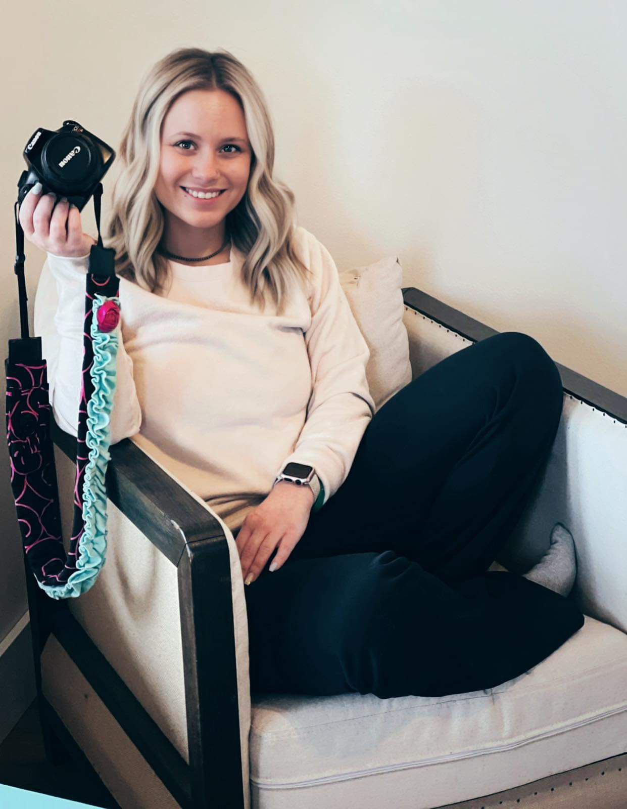 Hi! I'm Taylen- a lifestyle, family and wedding photographer located in Bridgewater, IA. Thanks for visiting, I can't wait to hear from you!
