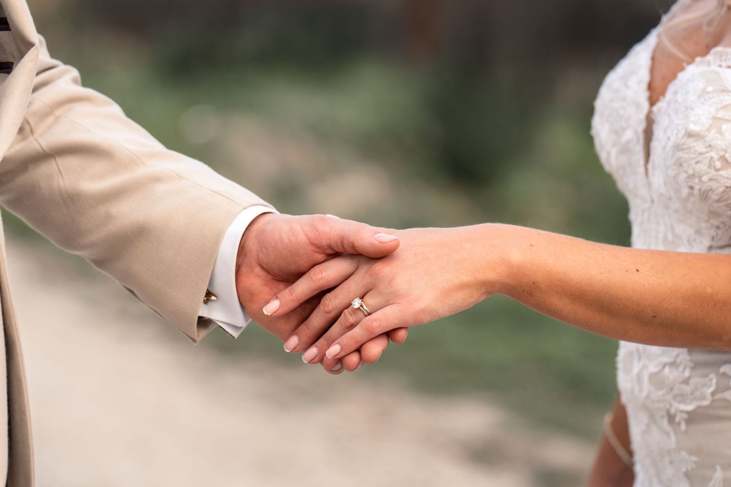 wedding couple holding hands, wedding rings, engagement rings, wedding in alicante spain costa blanca boda fotografo