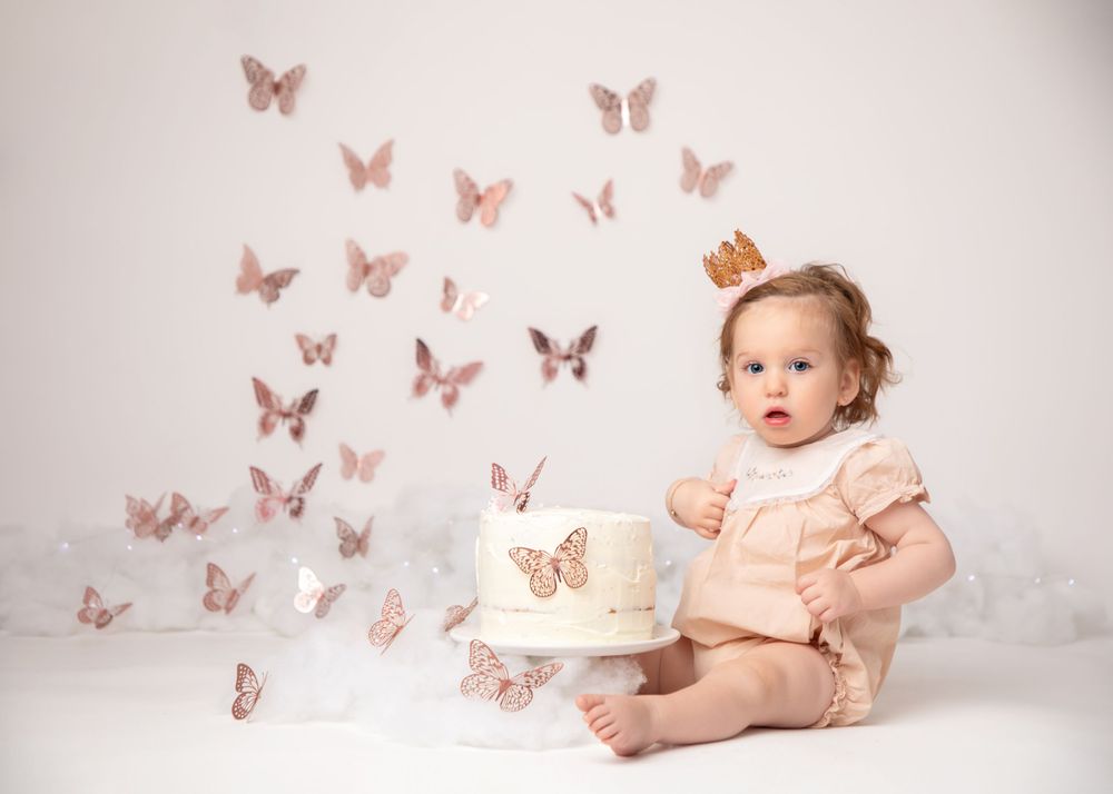 cake smash photography Lakewood NJ, first birthday photos, baby cake smash portraits, studio cake smash, milestone photography Lakewood NJ