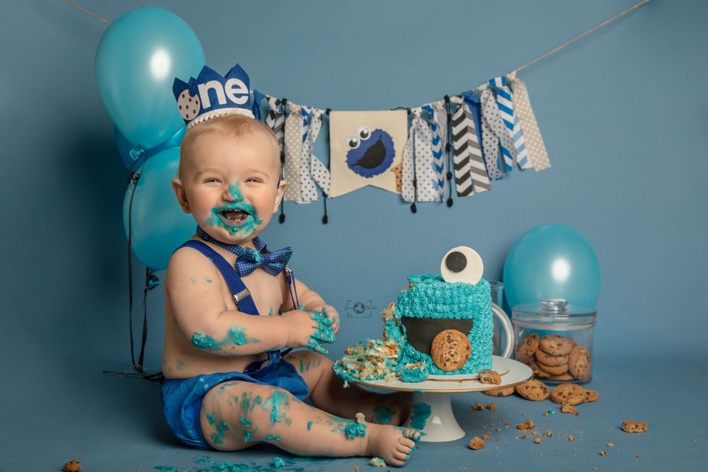 cake smash photography Lakewood NJ, first birthday photos, baby cake smash portraits, studio cake smash, milestone photography Lakewood NJ