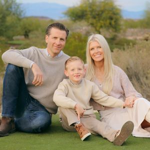 Bright, dreamy, timeless images capturing love, connection, tiny details, and the beautiful seasons of family life in Las Vegas.