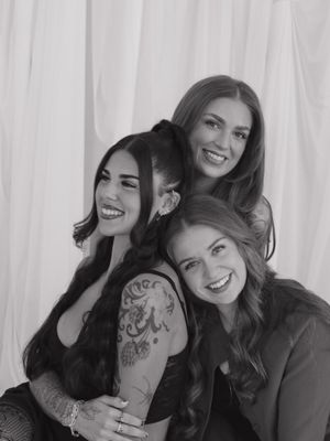 Bright, dreamy, timeless images capturing love, connection, tiny details, and the beautiful seasons of family life in Las Vegas.