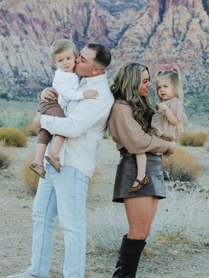Bright, dreamy, timeless images capturing love, connection, tiny details, and the beautiful seasons of family life in Las Vegas.