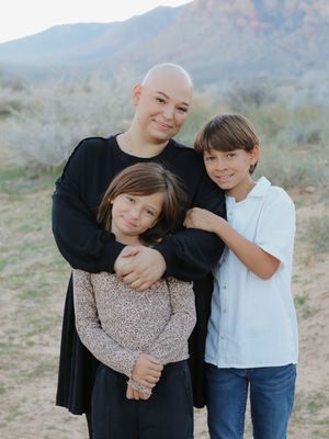 Bright, dreamy, timeless images capturing love, connection, tiny details, and the beautiful seasons of family life in Las Vegas.