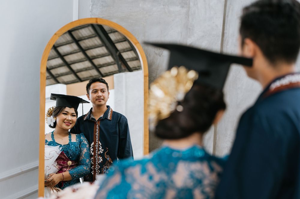 Dress like a local Bali photography services.