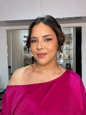 Maquillaje y peinado social para grado