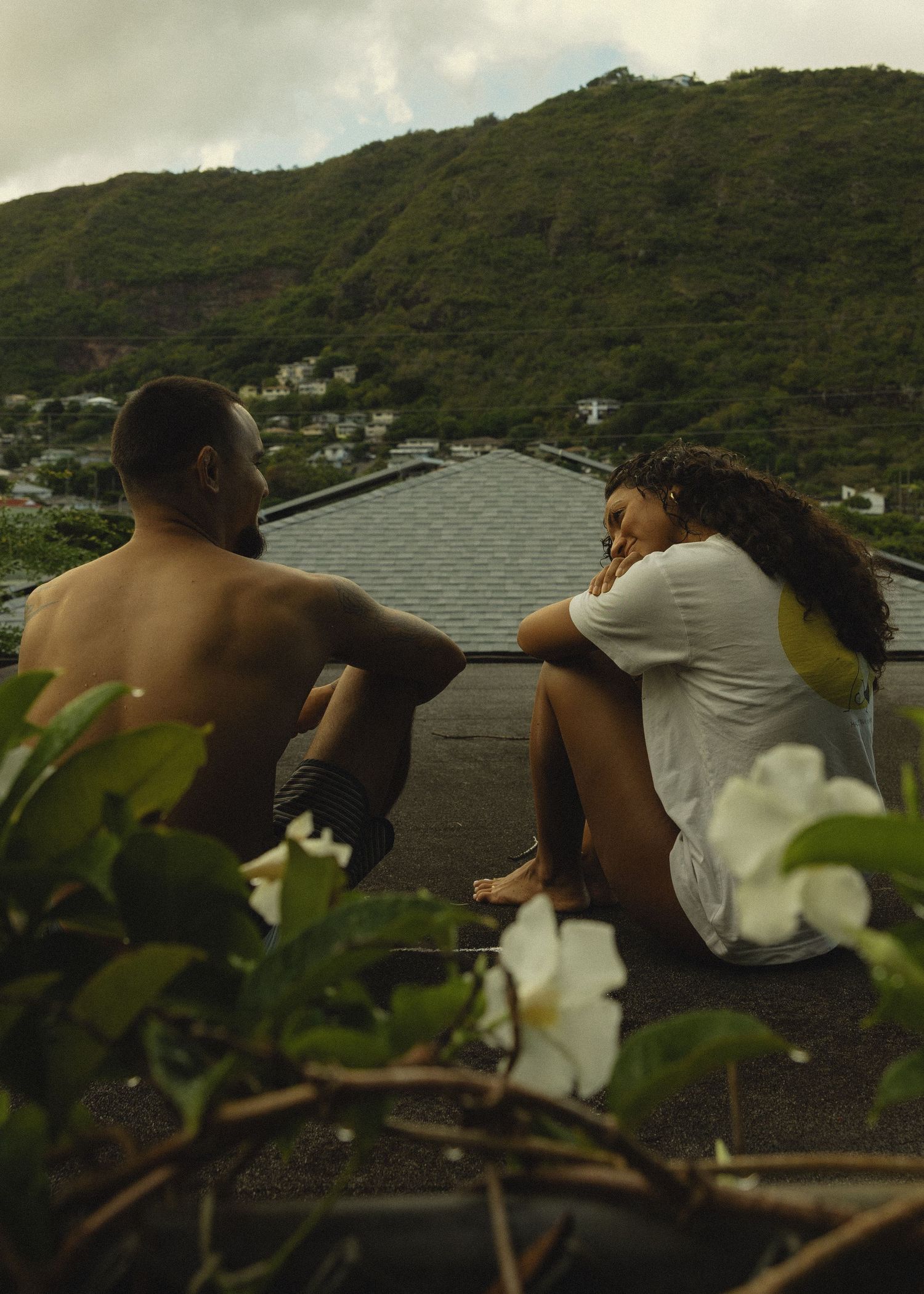 Hannah Wynter Films O'ahu, Hawai'i-based photo and video duo. We specialize in capturing stunning moments for couples, e
