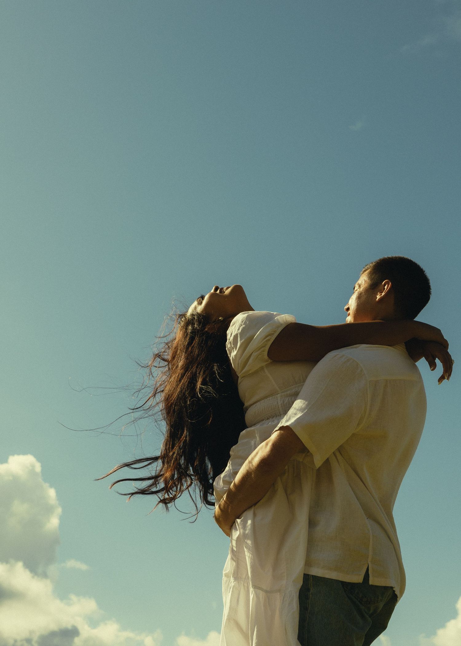 Hannah Wynter Films O'ahu, Hawai'i-based photo and video duo. We specialize in capturing stunning moments for couples, e