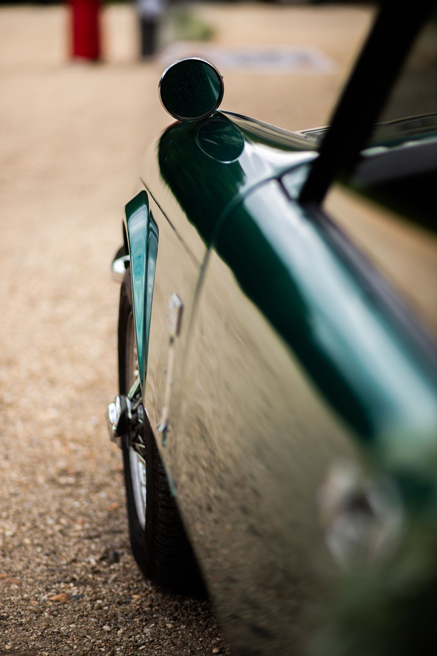 reflet sur une voiture Photographie de mariage @cbtn_photographie