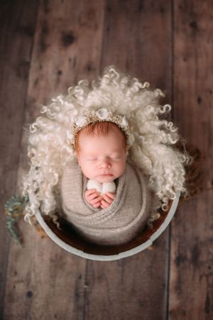 Newborn session by Precious Twenty-One Photography in Woodbury, MN