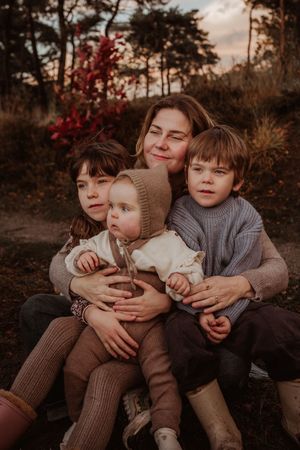 Fotograaf Brabant Oss Den Bosch Uden fotografie ouders mama momlife Sis&So gezinsshoot verhaal dayinthelife gezinsfotograaf