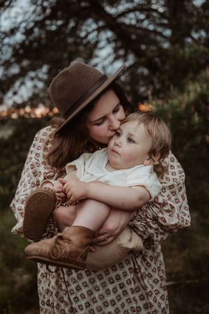 Fotograaf Brabant Oss Den Bosch Uden fotografie ouders mama momlife Sis&So gezinsshoot verhaal dayinthelife gezinsfotograa