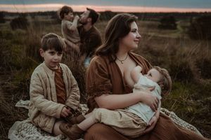 Fotograaf Brabant Oss Den Bosch Uden fotografie ouders mama momlife Sis&So gezinsshoot verhaal dayinthelife gezinsfotograa