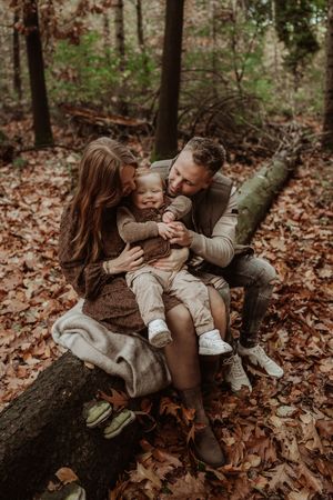 Fotograaf Brabant Oss Den Bosch Uden fotografie ouders mama momlife Sis&So gezinsshoot verhaal dayinthelife gezinsfotograa