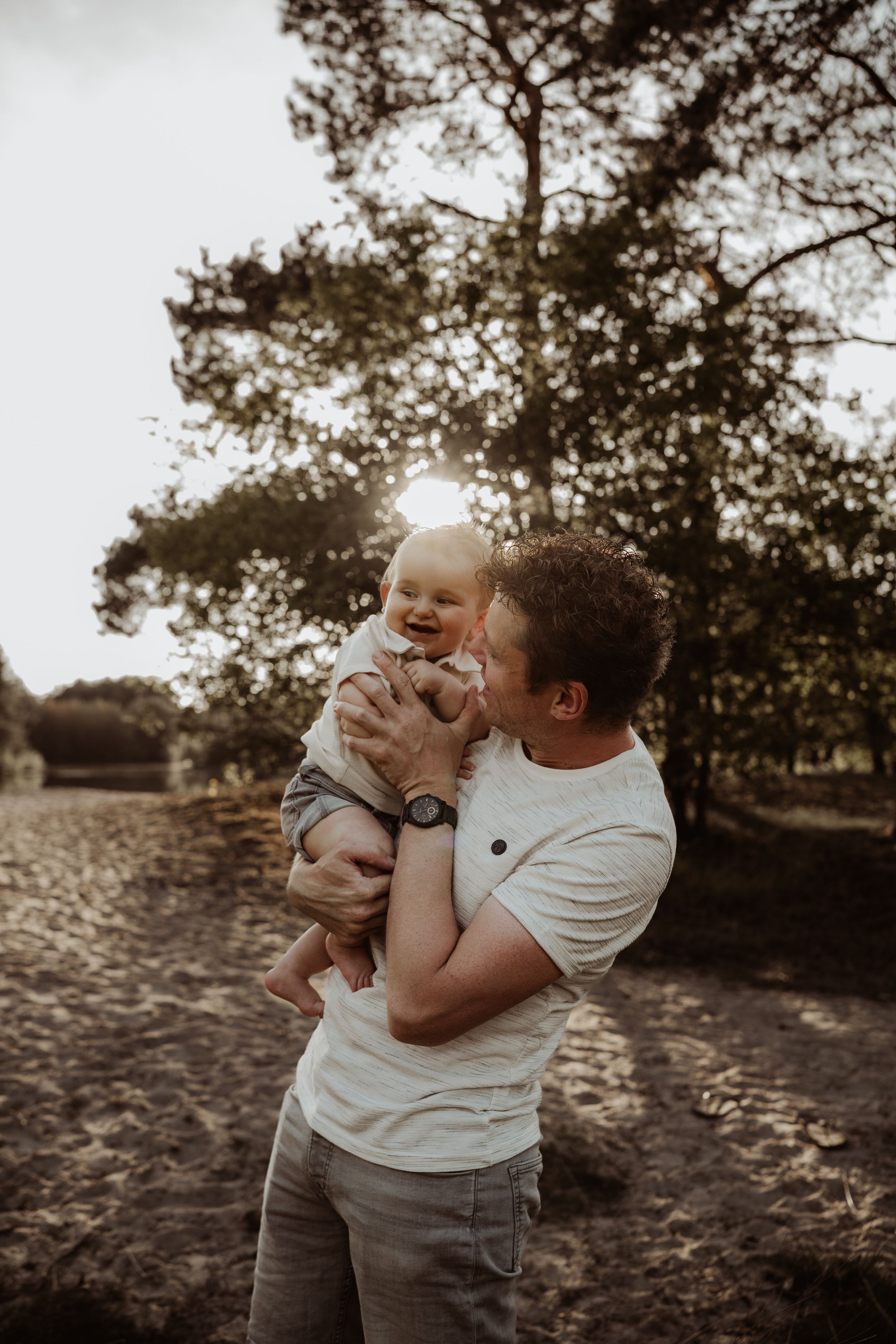 Fotograaf Brabant Oss Den Bosch Uden fotografie ouders mama momlife Sis&So gezinsshoot verhaal dayinthelife gezinsfotograa