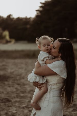 Fotograaf Brabant Oss Den Bosch Uden fotografie ouders mama momlife Sis&So gezinsshoot verhaal dayinthelife gezinsfotograa