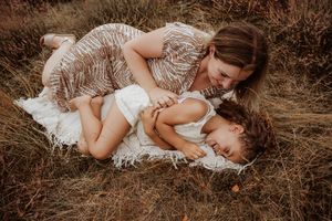 Fotograaf Brabant Oss Den Bosch Uden fotografie ouders mama momlife Sis&So gezinsshoot verhaal dayinthelife gezinsfotograa