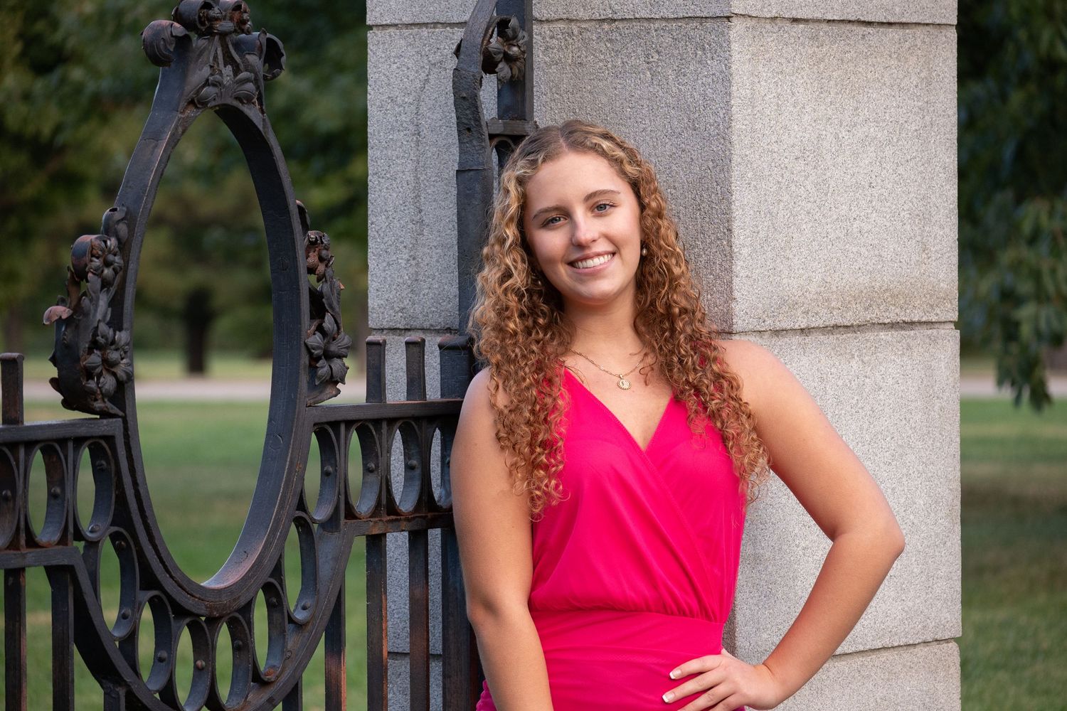 Senior Session, , photographer, Edwardsville, St. Charles, Illinois, St. Louis, Outdoor, SIUE, poses for girls,