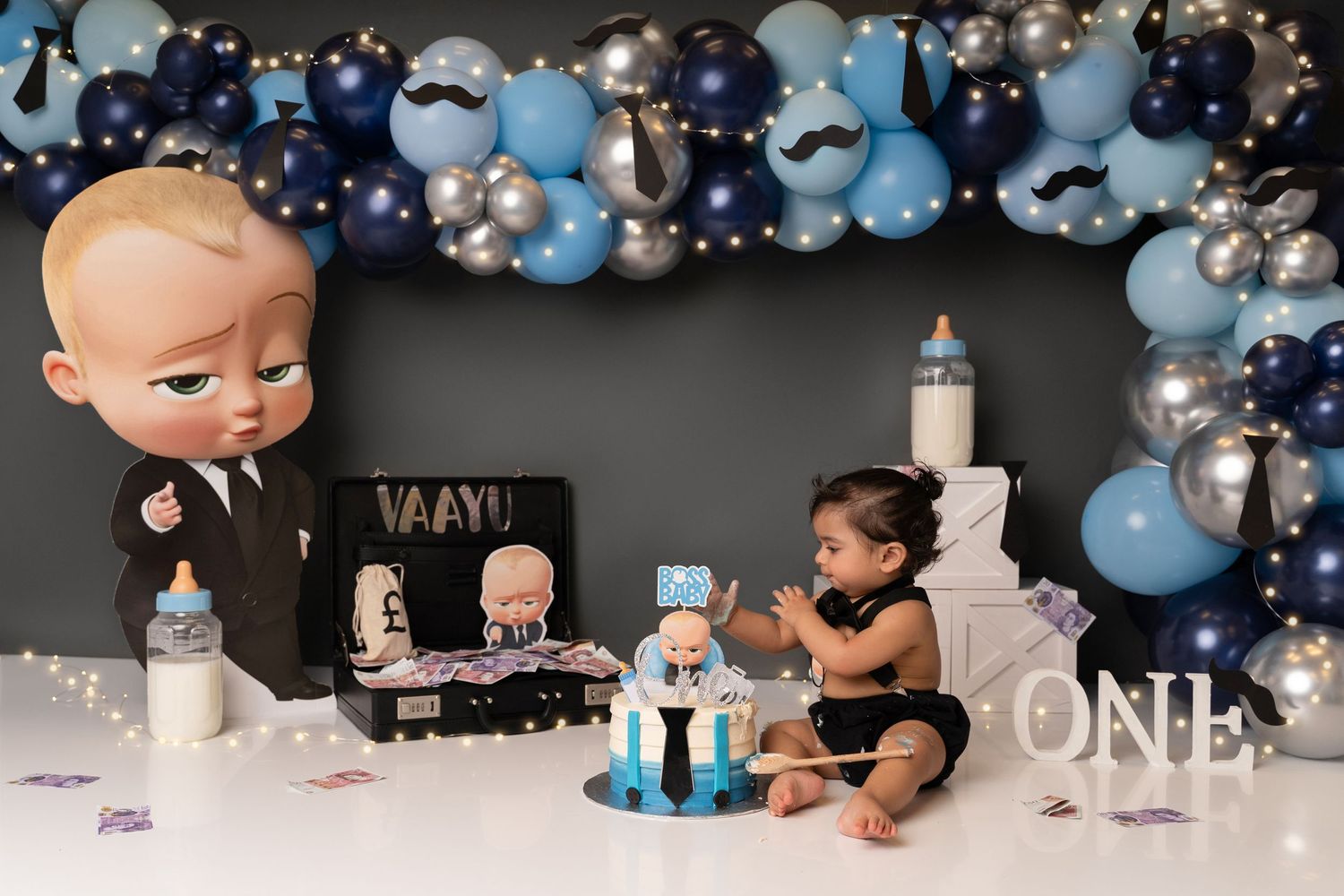 Watch your baby’s delight as they smash into their first cake! A fun and adorable way to celebrate turning one.