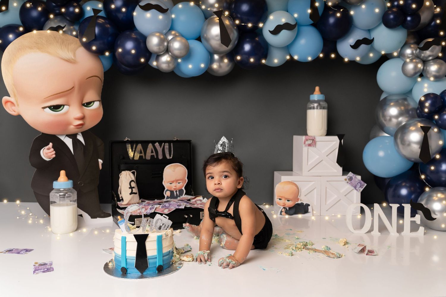 Sweet, silly, and oh-so-messy! Our cake smash photoshoots create magical memories of your baby’s first big celebration.
