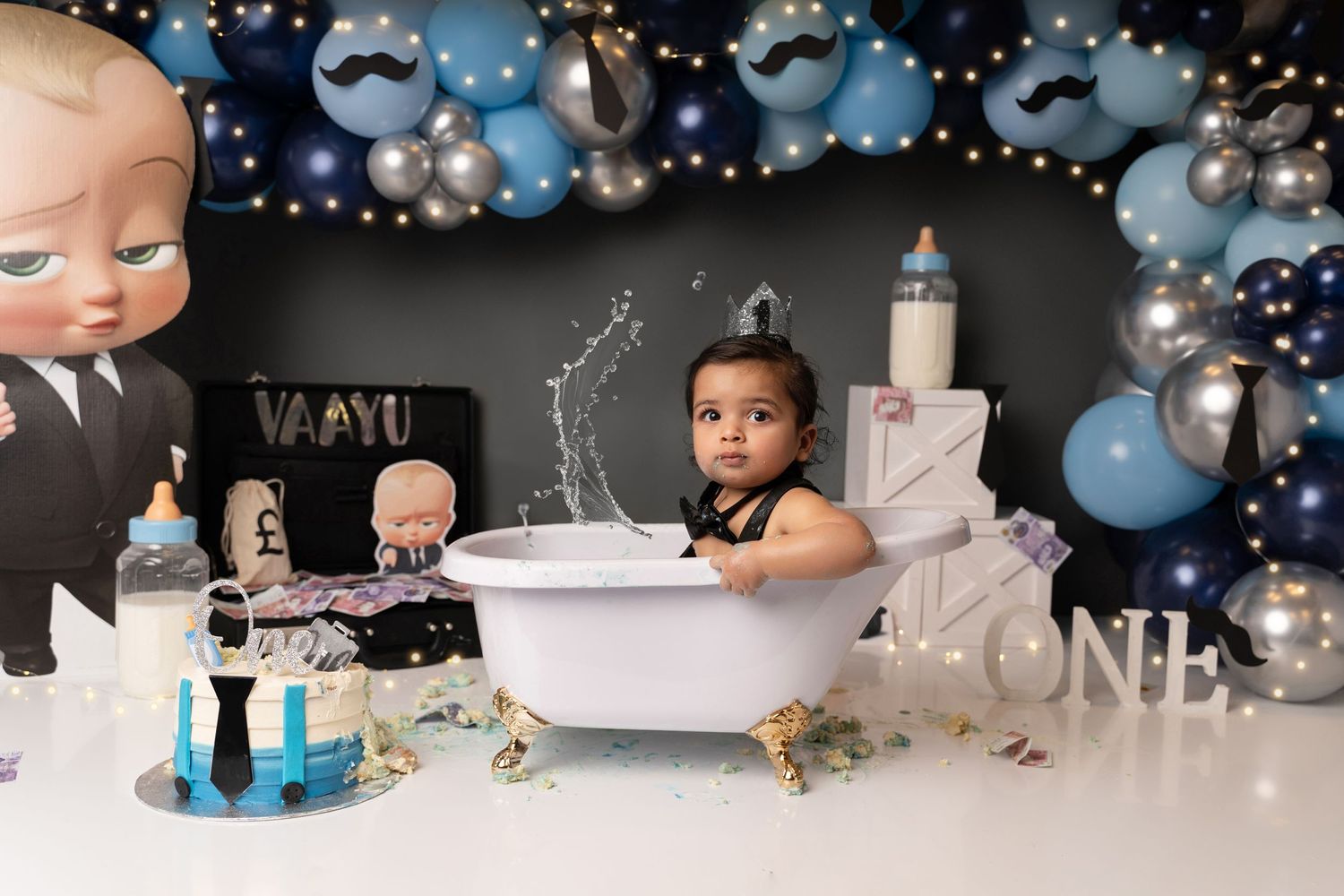 Smash, laugh, and make a mess! A cake smash photoshoot is a fun and memorable way to mark your baby’s milestone.