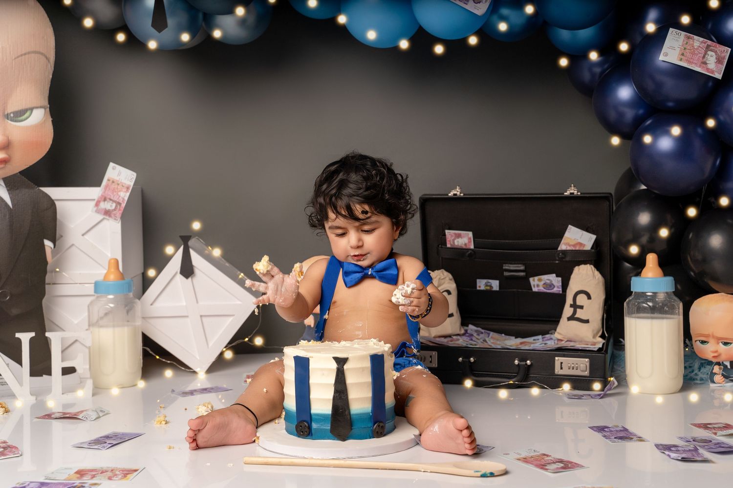 Watch your baby explore, taste, and enjoy! A cake smash photoshoot is a sweet and playful way to mark their first big milestone.