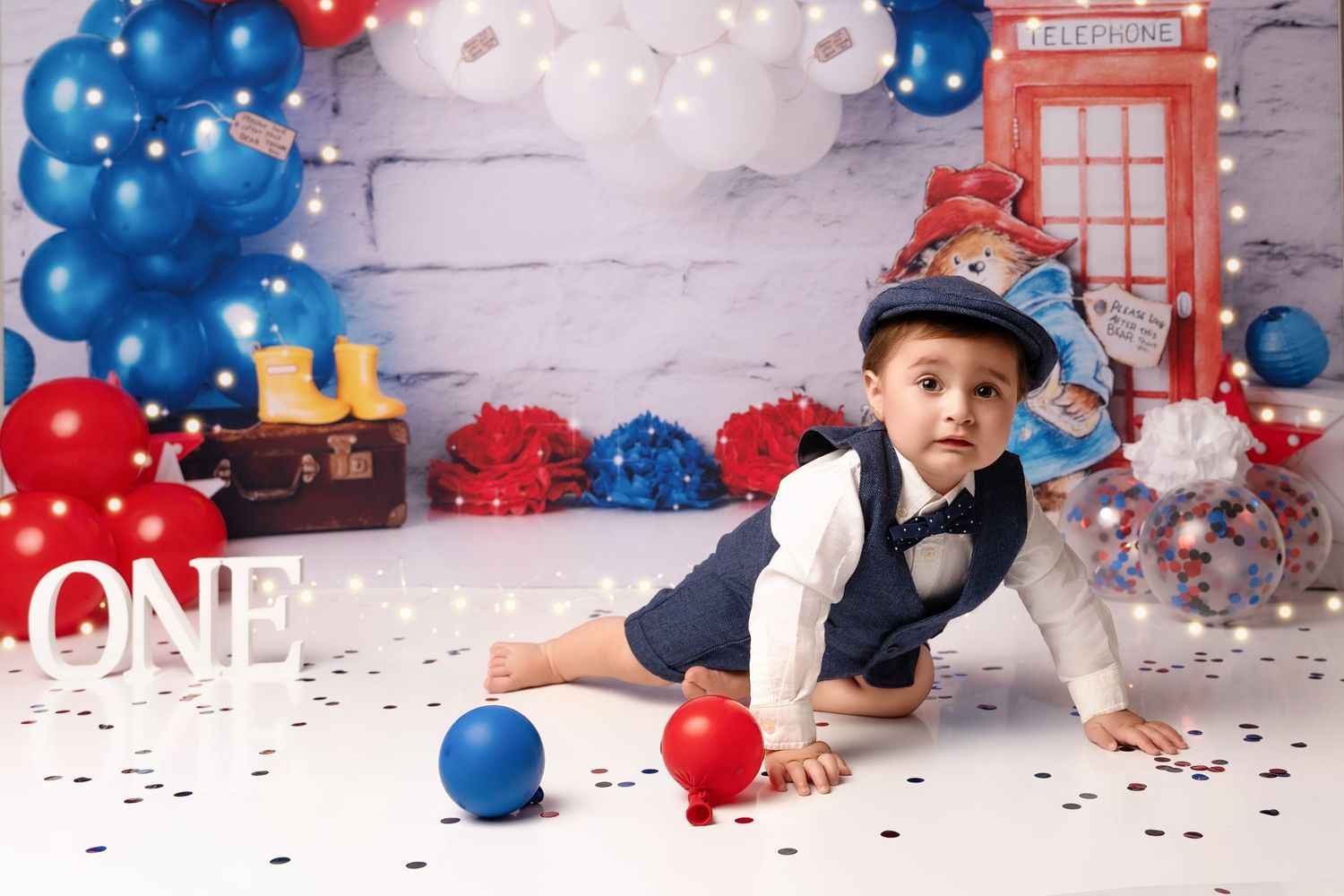 Tiny hands, big mess, and lots of fun! Our cake smash photoshoots capture the joy of your baby’s first birthday.