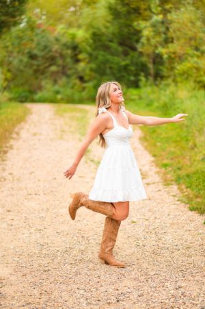 Mankato MN and Southern Minnesota senior photographer for senior pictures